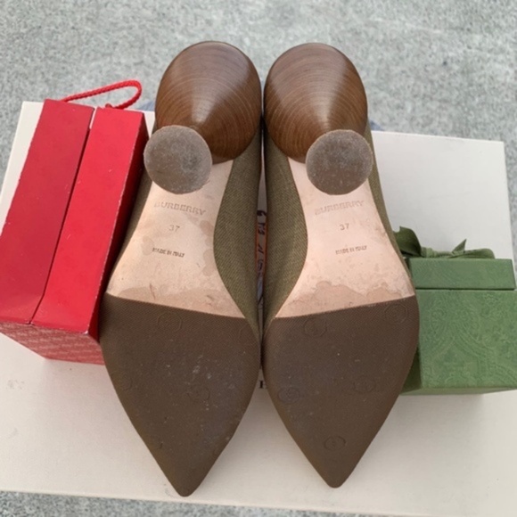 Burberry Brecon Canvas And Leather Pumps - Picture 8 of 12